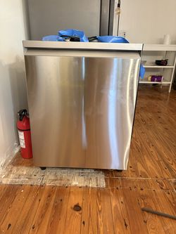 Samsung 24 in. Stainless Steel Top control Smart Dishwasher