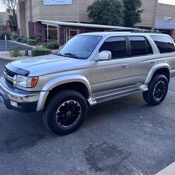 2002 4x4 SR5 4Runner, Low mileage