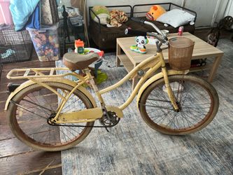 Yellow huffy cruiser
