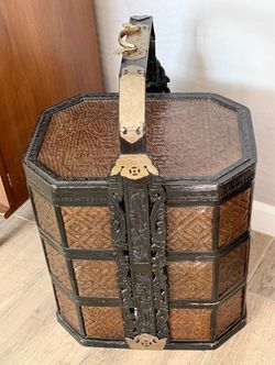 VTG Wedding Basket End Table Rattan Brass Chinese