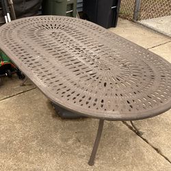 7ft x 4ft Metal Outdoor table