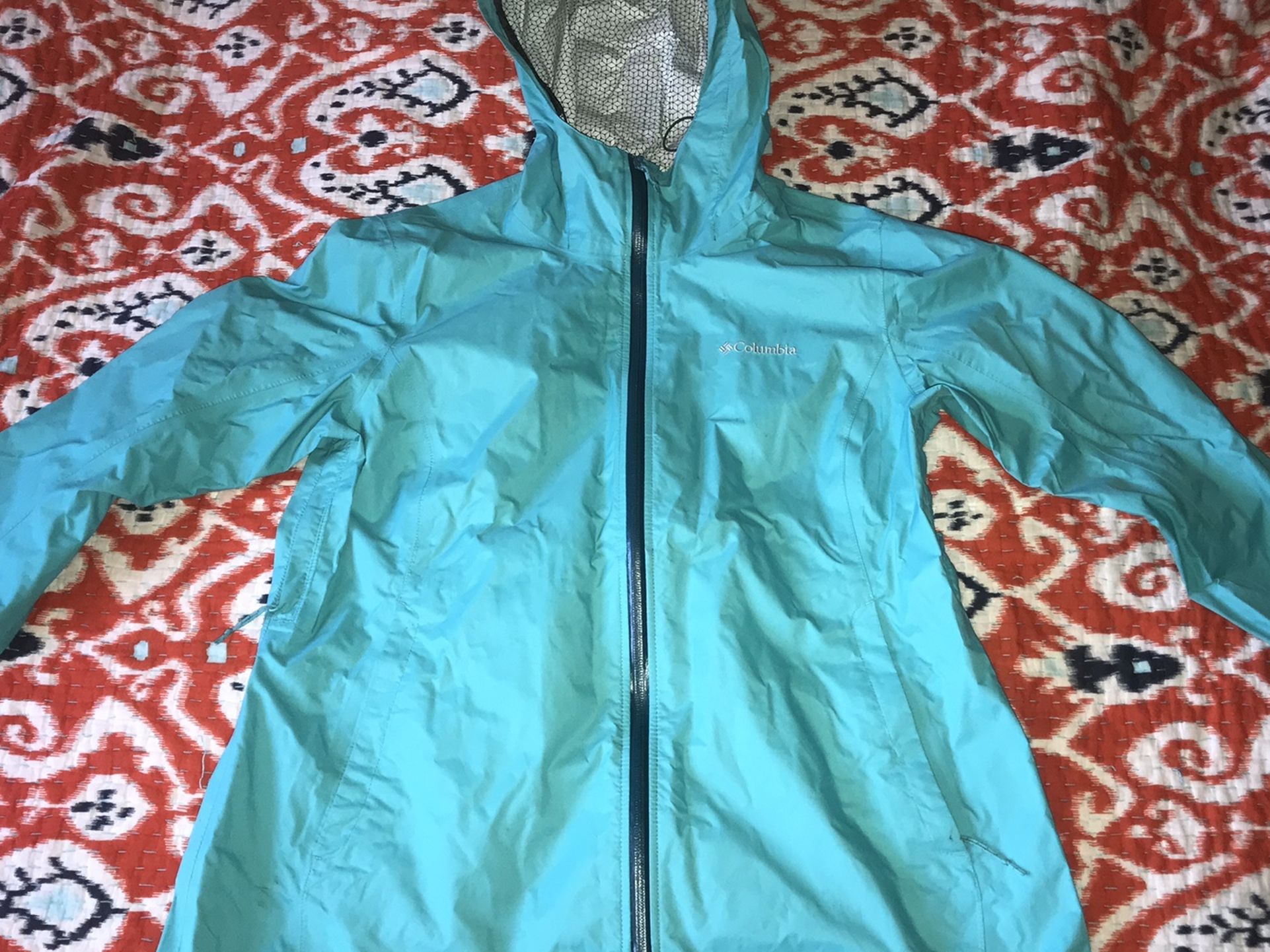 Columbia Woman’s XL Waterproof Shell Jacket