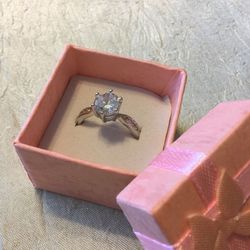 18K White Gold Engagement Ring.