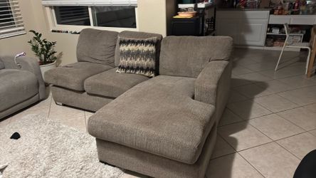 FREE SOFA SECTIONAL