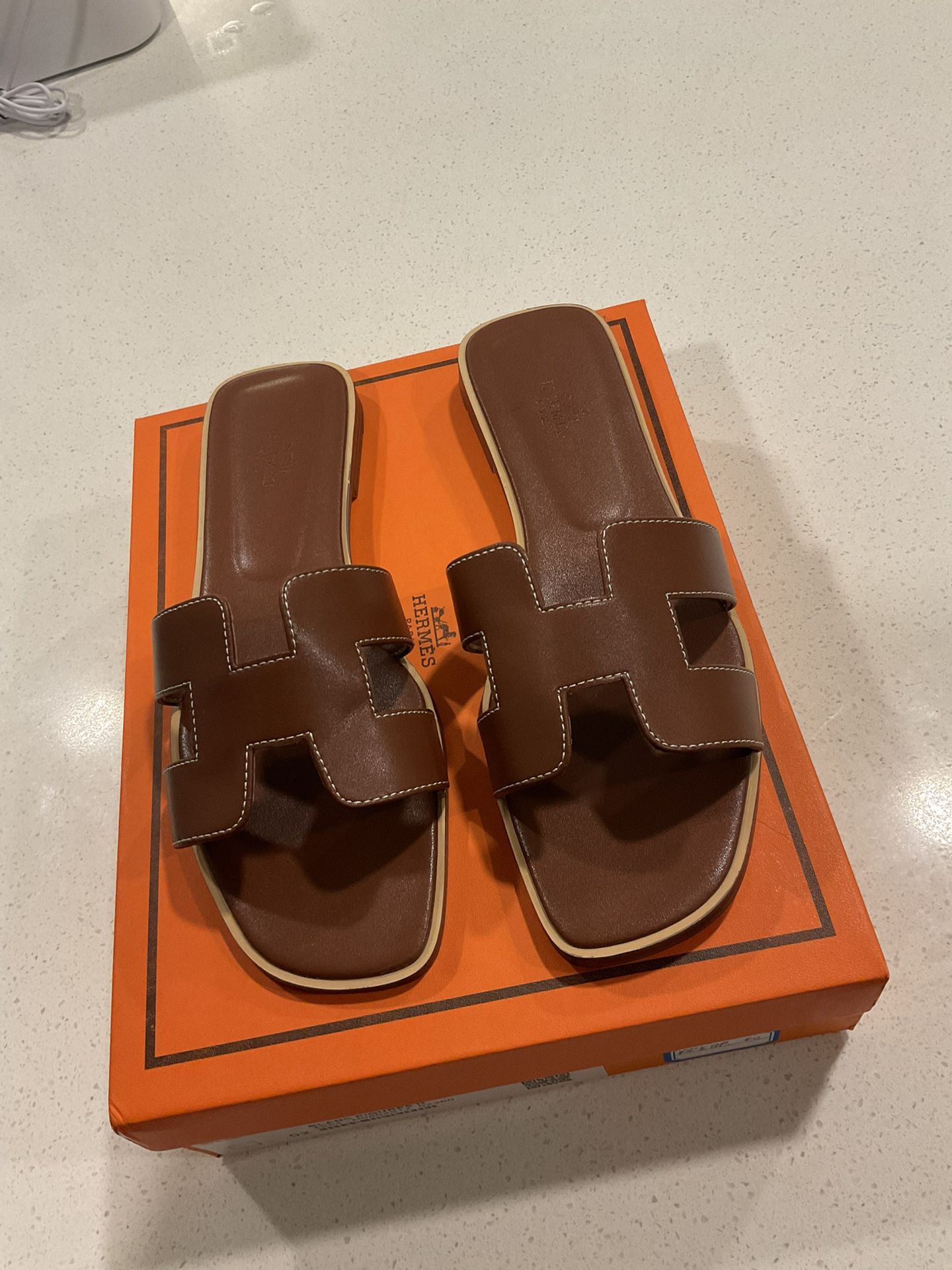 Iconic H Flat Summer sandal 
