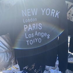 Black City Sweatshirt Unisex Size Large 