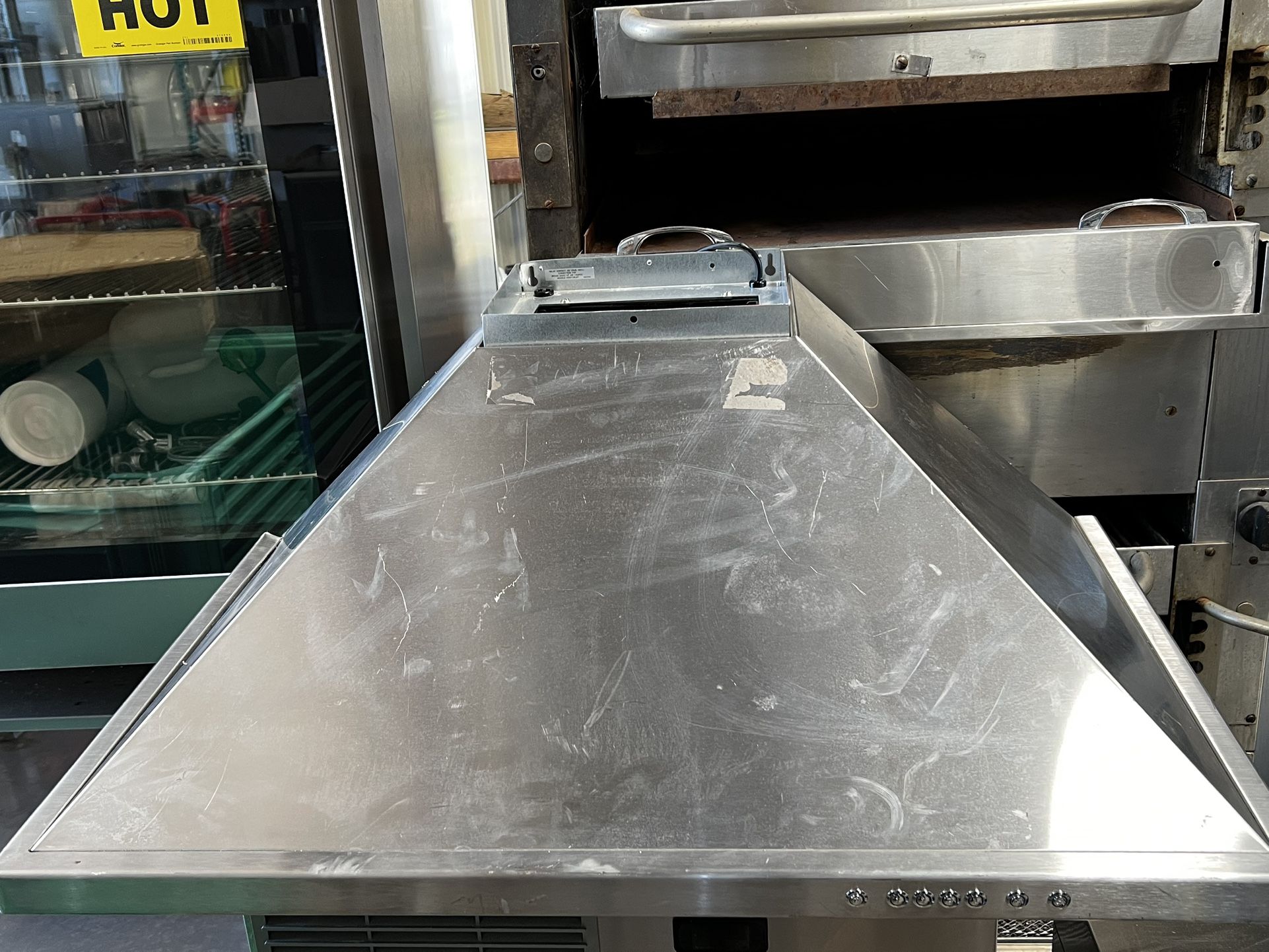Scratch and Dent 36 Inch Wall Mount Chimney Range Hood with 600 CFM Internal Blower