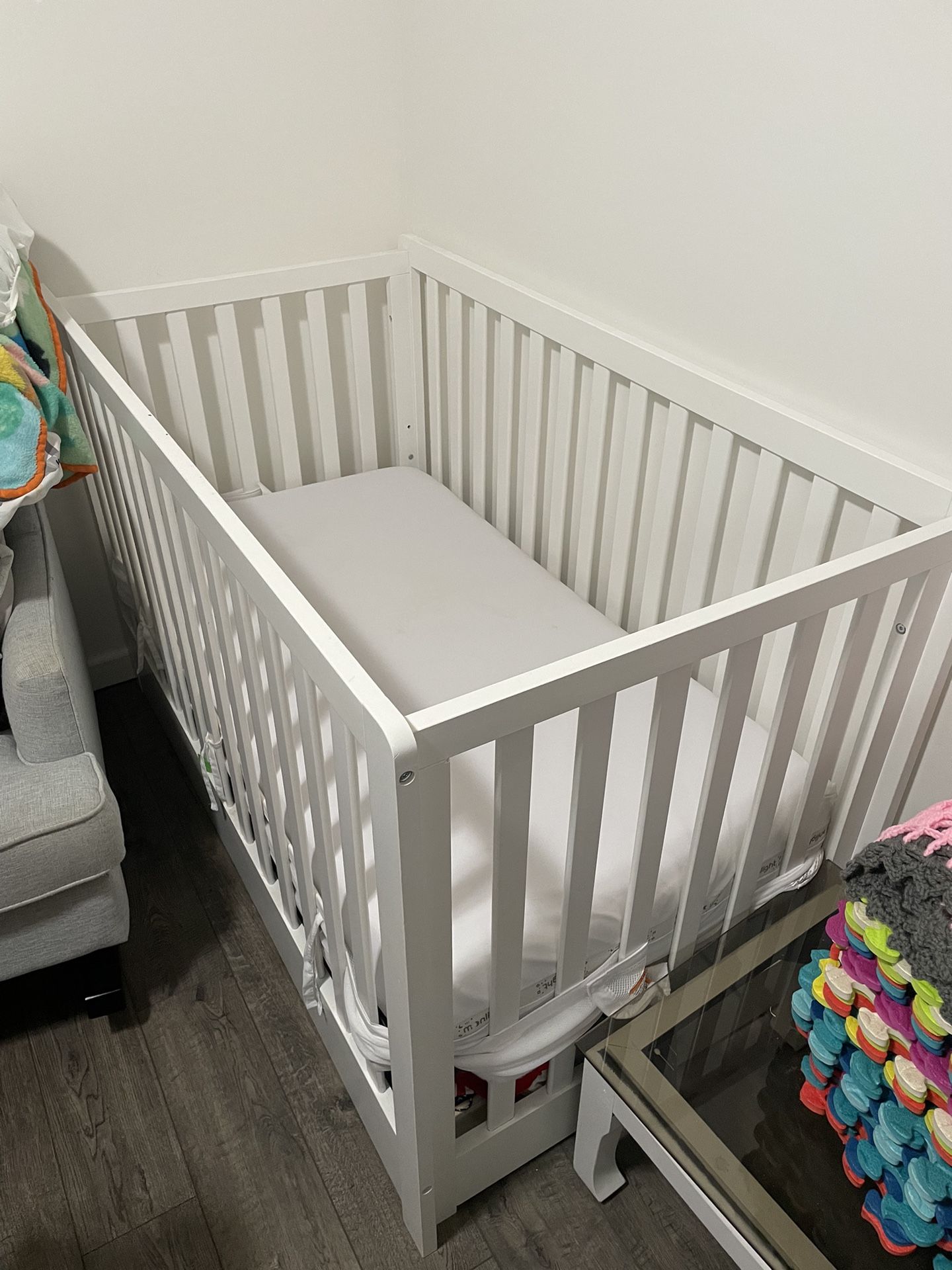 White Baby Crib With Storage 