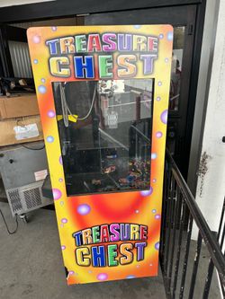 Treasure Chest Plush Toy Claw Crane Arcade Machine, 50 cent And $1