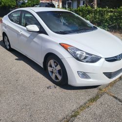 2013 Hyundai Elantra ** 3999