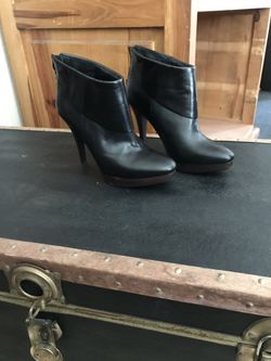 Steve Madden Black Platform Cuff Booties