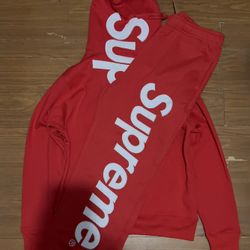 Supreme Hoodie & Sweats