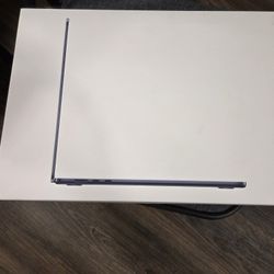 Brand New Sealed MacBook Air 15" (M4, 16GB/256GB) + FREE 100W Charger