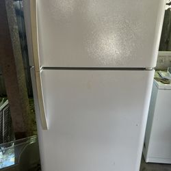 Frigidaire Refrigerator 