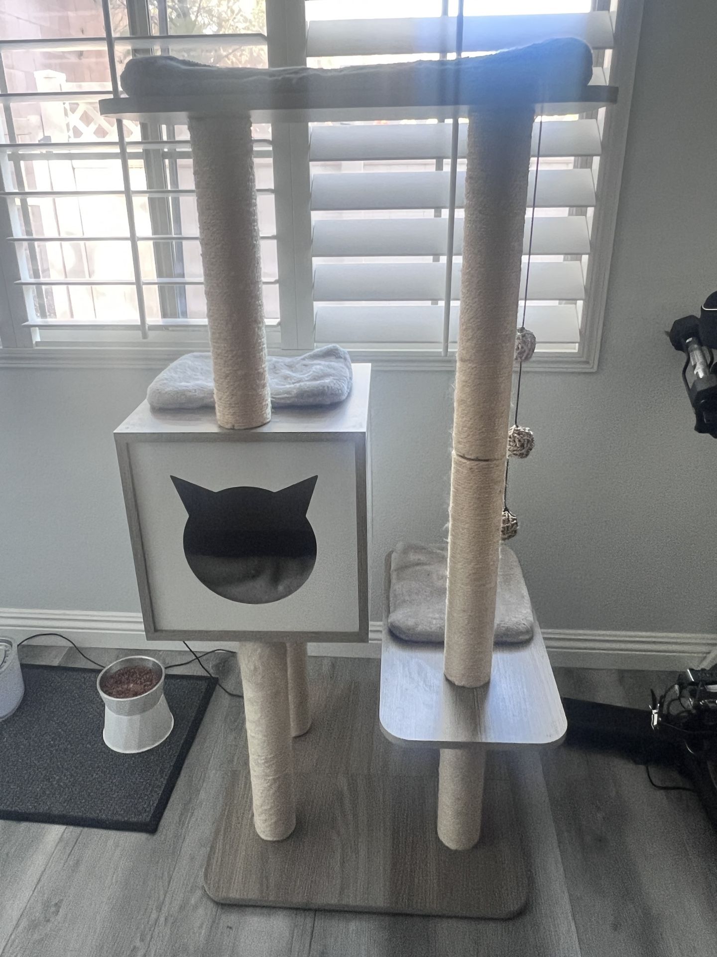 Wooden Modern Cat Tree Condo Multi-Level Tower Scratching Post Cat Activity