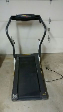 Weslo Cadence EX16 Treadmill for Sale in Janesville WI OfferUp