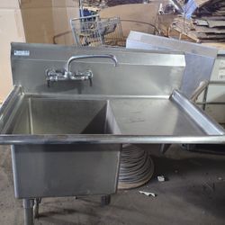 Stainless Steel Sink With Brass An Copper Plumbing