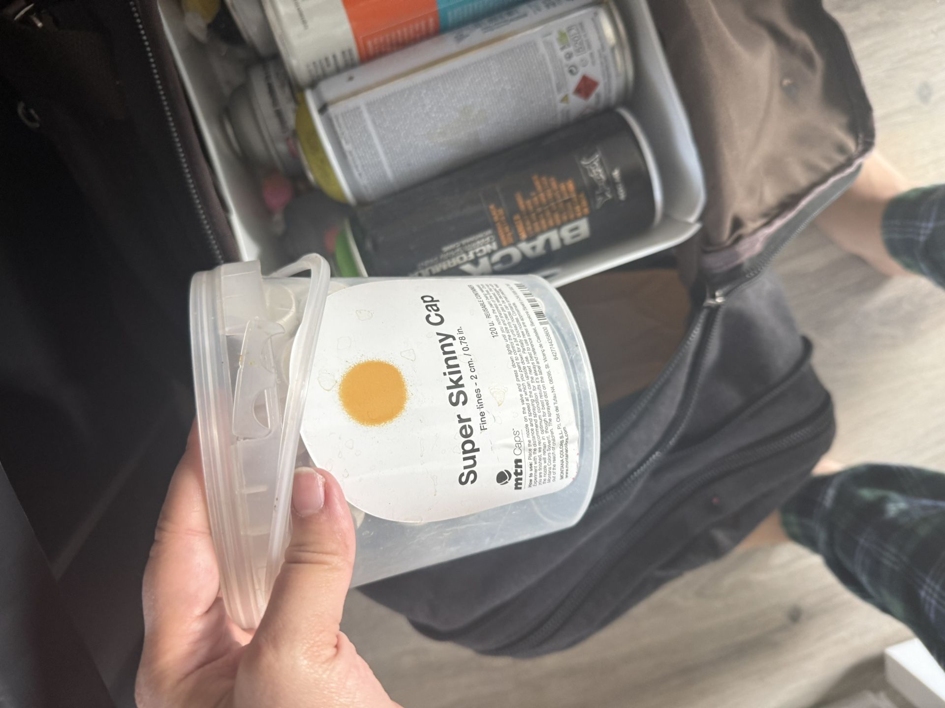 Spray Paints And Caps