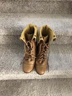 Leather boots size 9. Very comfortable. Cute with jeans