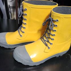 Adorable Yellow Women's Rubber Boots Size 9