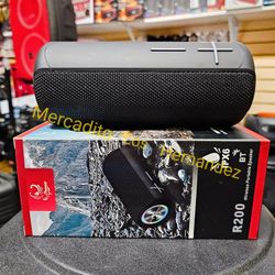 Portable Bluetooth Speaker ❗️ Usb / Fm Radio / Sd Card / Aux 🎶New Water Resistant 💧 