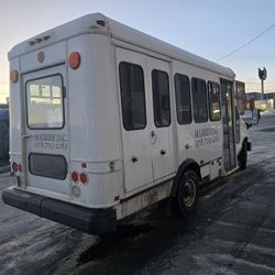 2014 Ford e 350 Wheel chair