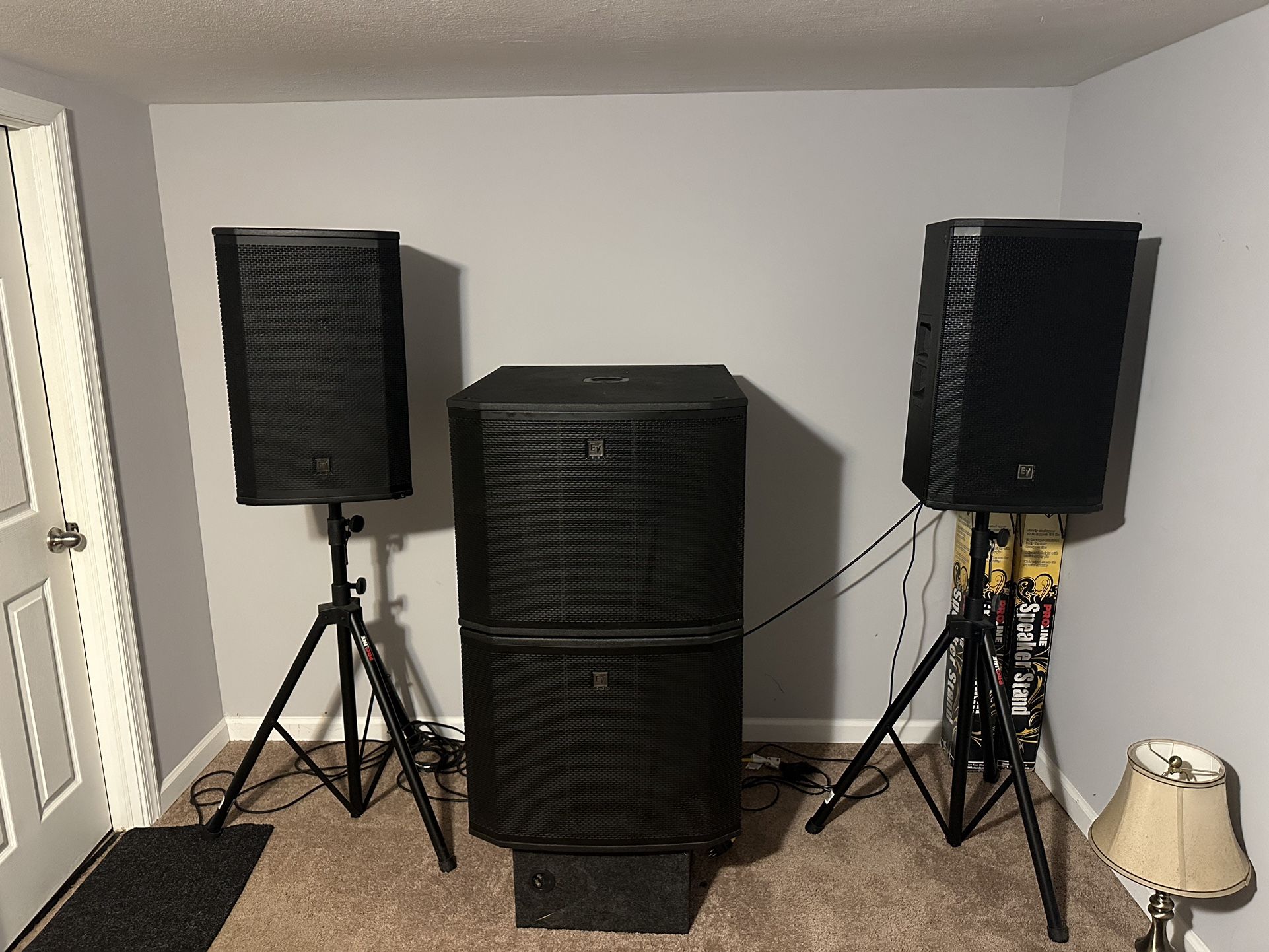 ELECTRO VOICE POWERED SPEAKER SET OR BY SPEAKER