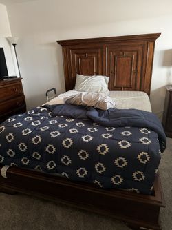 Queen Bedroom Set