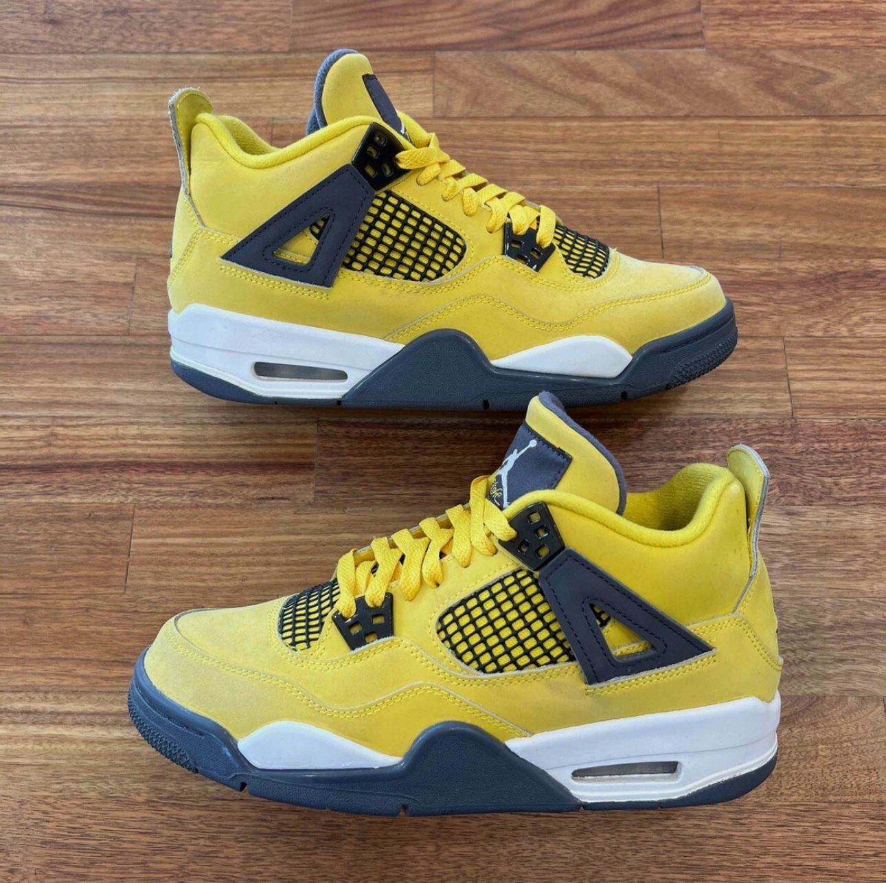 Size 5.5 Lightning Jordan 4