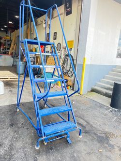 Escalera de Metal Hevy Duty
