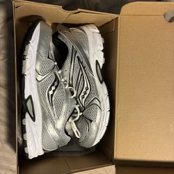 Saucony Sneakers