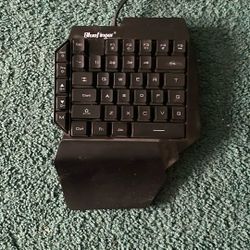 Wired Light-Up Half Gaming Keyboard Compatible With PlayStation/Xbox/PC/Nintendo Switch