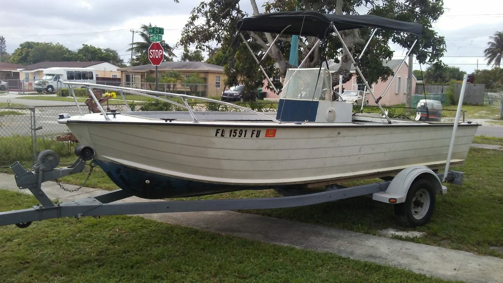 18 ft Aluminum Starcraft Center Console Boat