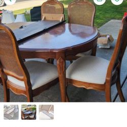Solid Wood Table In Good Condition!