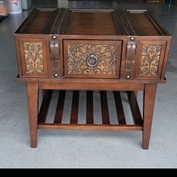 Corner table or coffee table