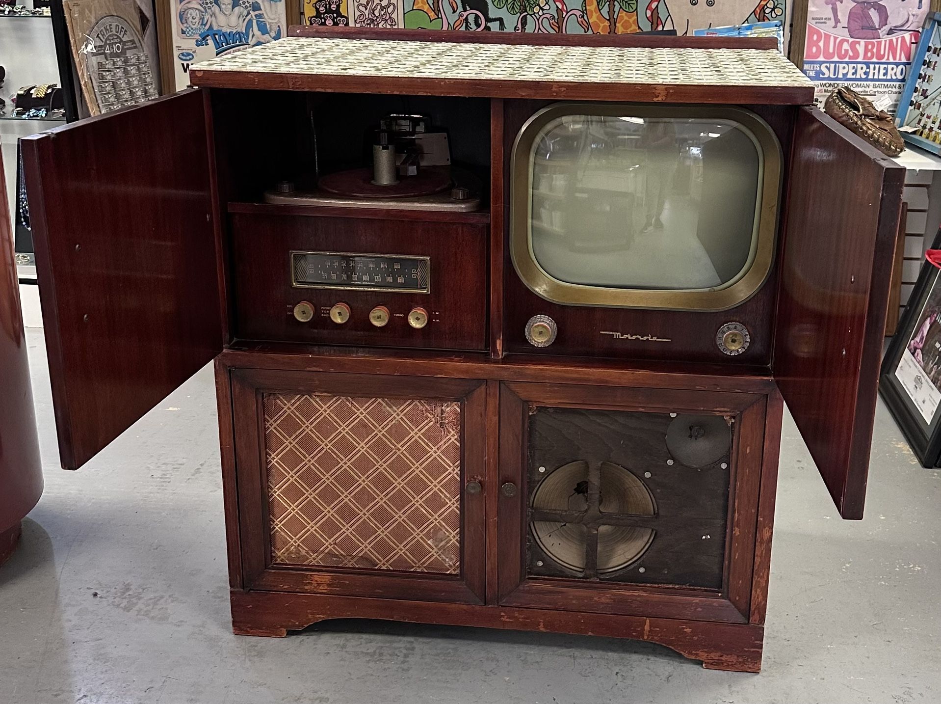 Vintage T.V Record Player Radio Cabinet Console Phonogram Bar Top