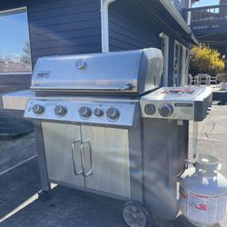 Like New Weber Genesis 2 II S-435