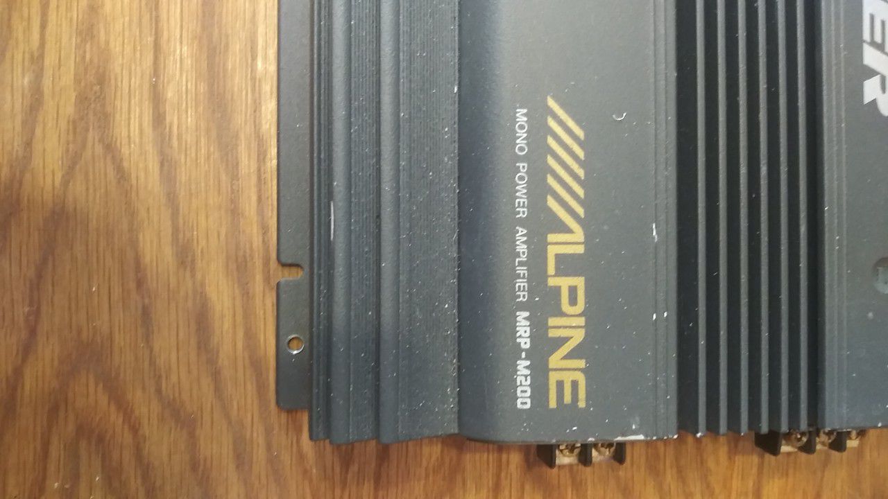 Alpine mono amplifier