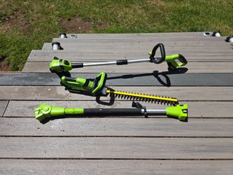 Eartwise set with 3 batteries and weekender trimmer and extension pole.
