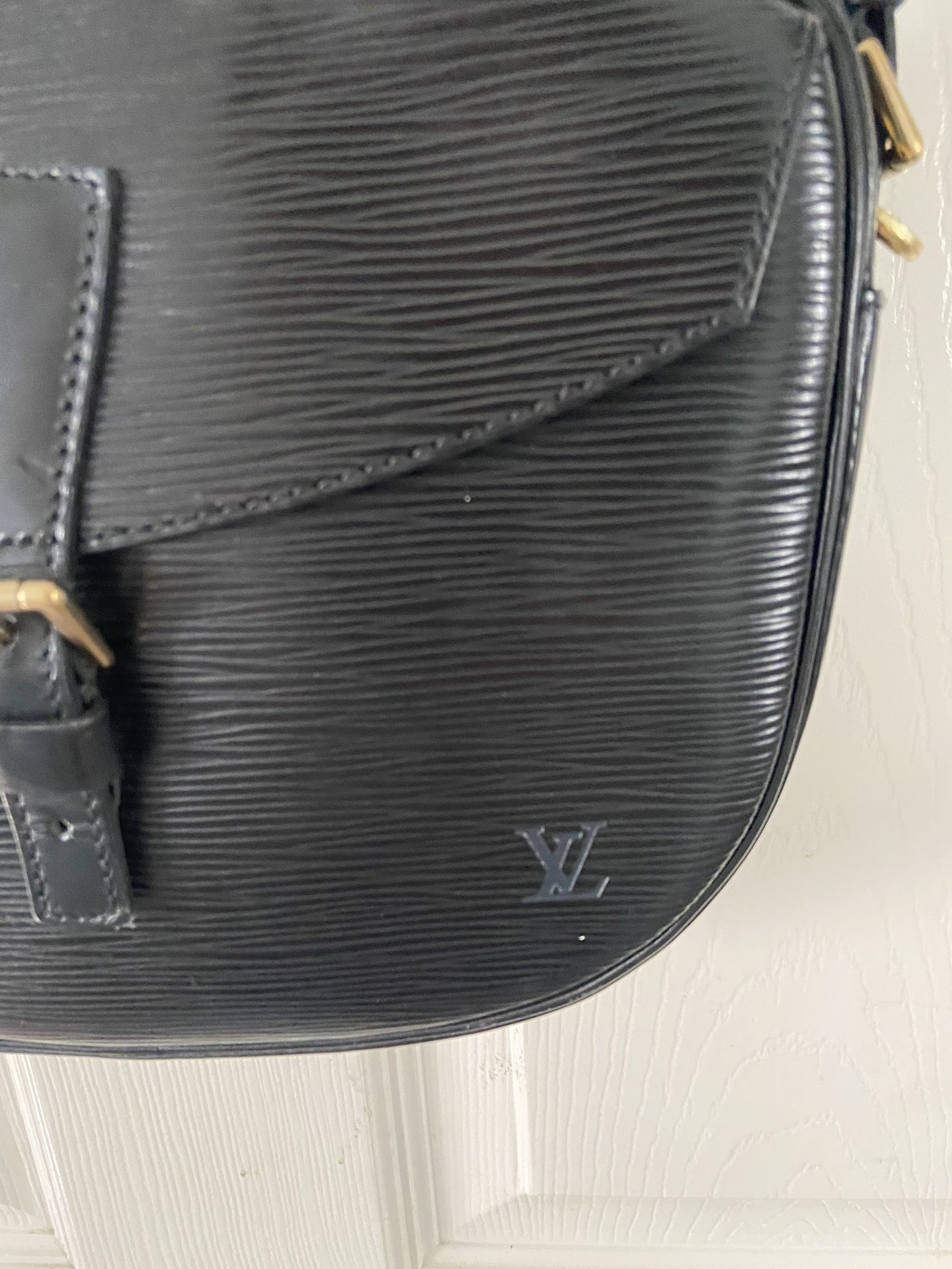 Louis Vuitton Crossbody $460