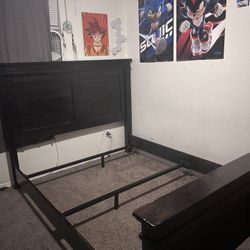 Queen Bed frame 100$ 