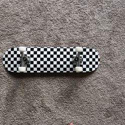 KPC Pro Skateboard Checker Black/White 7.75"