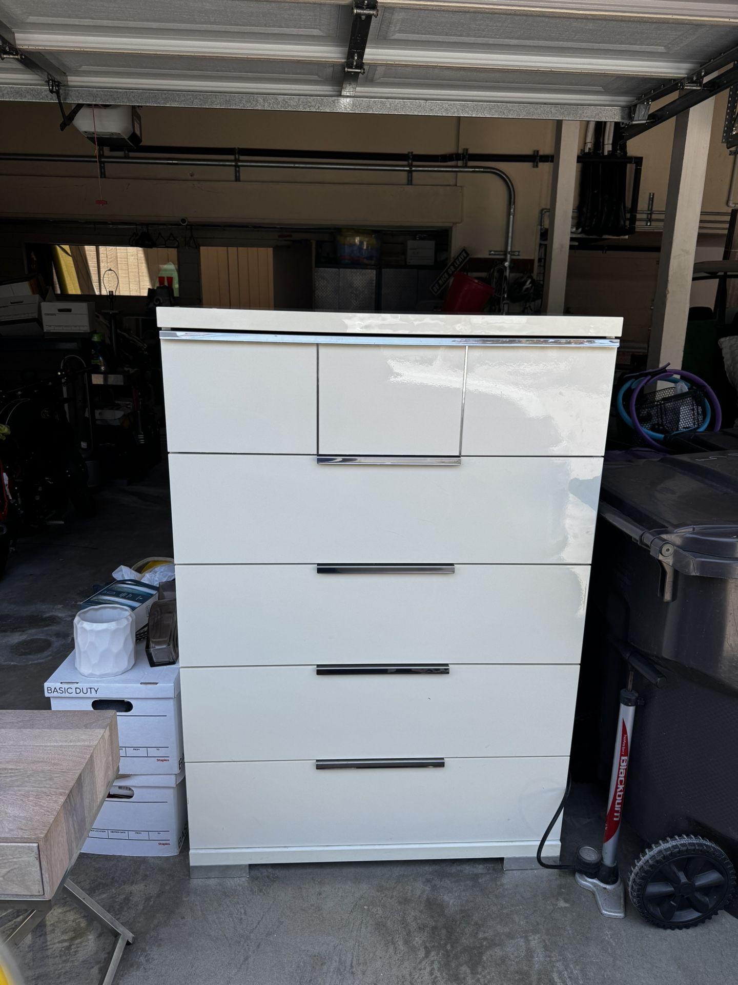 Dresser!