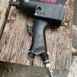 Husky  QlW001  1/2” AIR IMPACT  Wrench 260 FT-90 LB PSI 