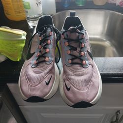 mitología chisme Acelerar Zapatos.usados En Buenas.condiciones Nike 2 Colores rosa Y gris #10 for  Sale in Lincoln Acres, CA - OfferUp