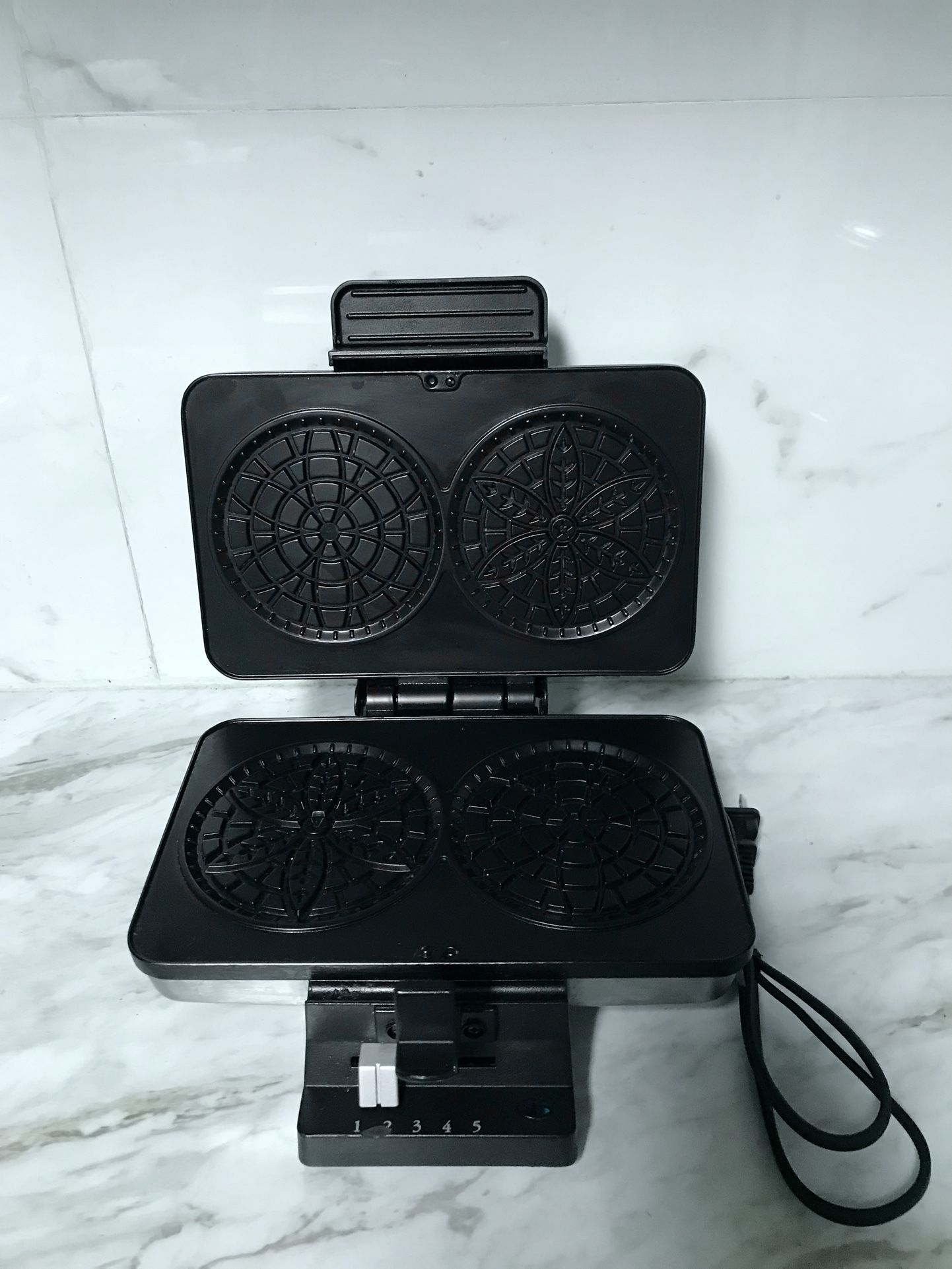 Cuisinart Pizzelle Waffle Maker.Non- Stick 