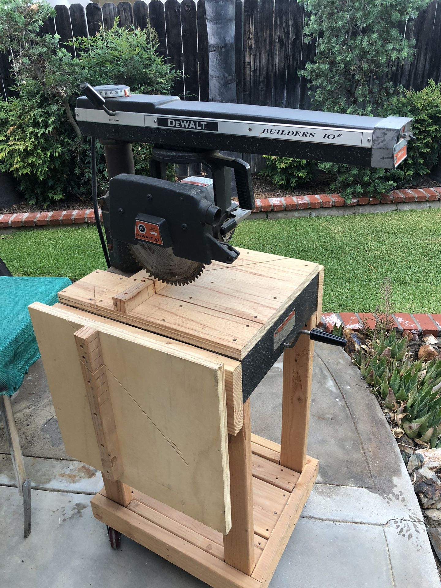 10” Dewalt / Black & Decker Radial Arm Saw