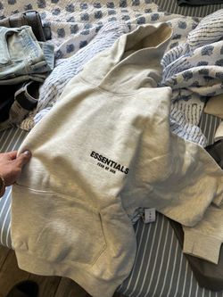 Essential hoodie