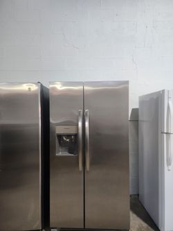 Refrigerador de 36 pulgadas solo 2 años de uso como nuevo