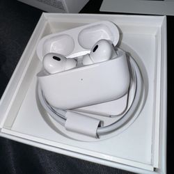 AirPods Pro (2nd Generation) MagSafe Charging Case Type C